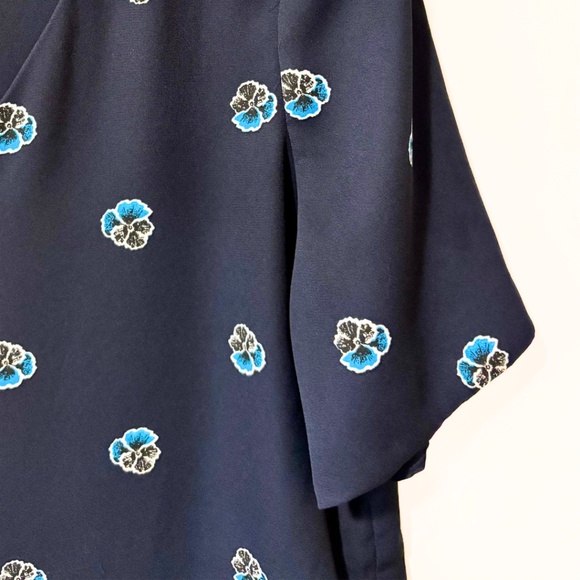 Aritzia Babaton Randy Blouse Size S - Picture 7 of 11